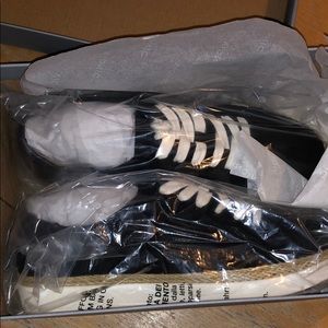 Vionic Black Hattie Sneakers NWT